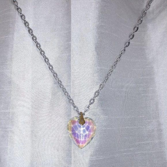 VINTAGE Holographic AURORA BOREALIS Crystal Heart PENDANT NECKLACE with Chain - Picture 6 of 7